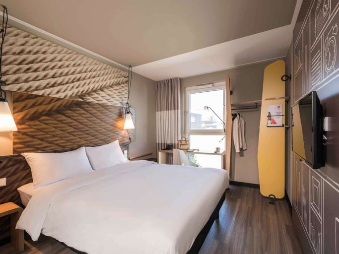 Bedroom 24