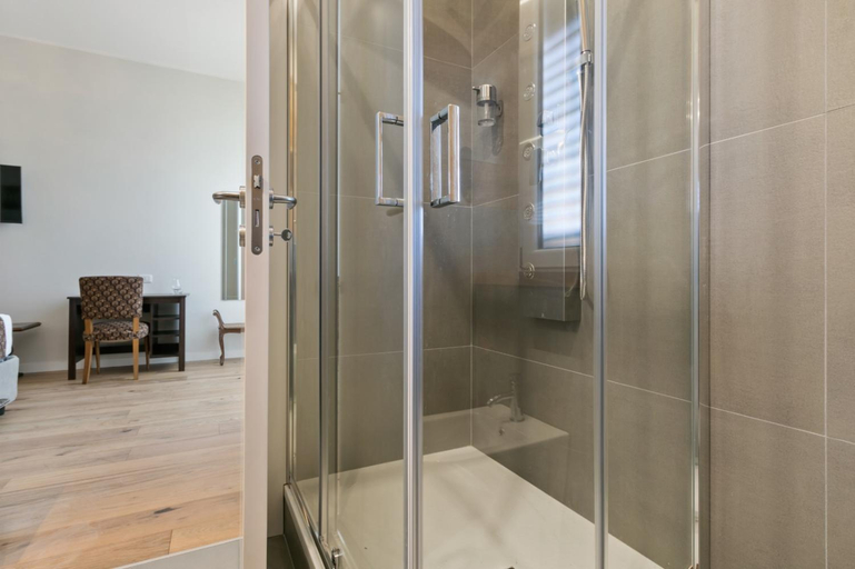 Bathroom 3, Palermo Luxury Apartment, Palermo