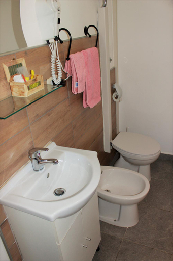 Bathroom 2, casadolcecasalatina, Latina