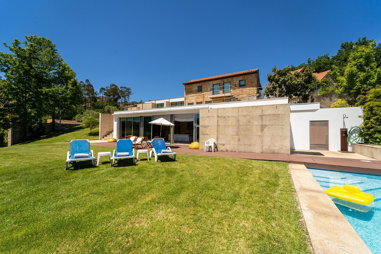 Casa de Silvares Fafe - Moradia Premium com piscina by House and People, Fafe