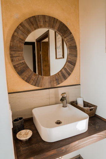 Bathroom 14