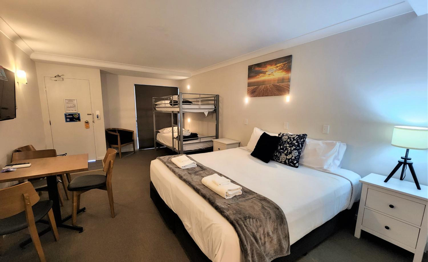 Bedroom 2, BIG4 Gold Coast Holiday Park, Gold Coast