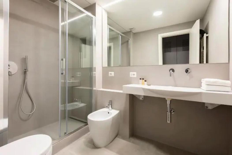 Bathroom, Croce Apartments, Rome
