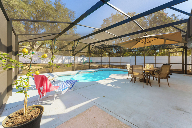 Food & Drinks 4, Vacation Home in Lady Lake, Lake
