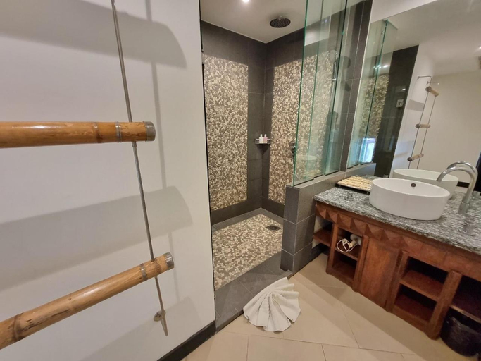 Bathroom 4, The Aspasia Boutique Apartments, Pulau Phuket