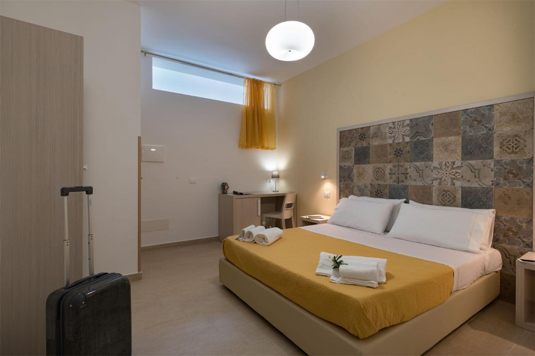 Others 4, Doride b&b, Trapani