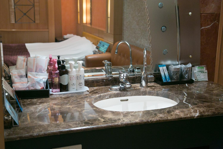 Bathroom 10