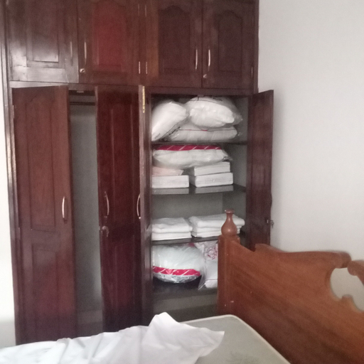 In-room dining 2, Daddy cool apartment, Mjini