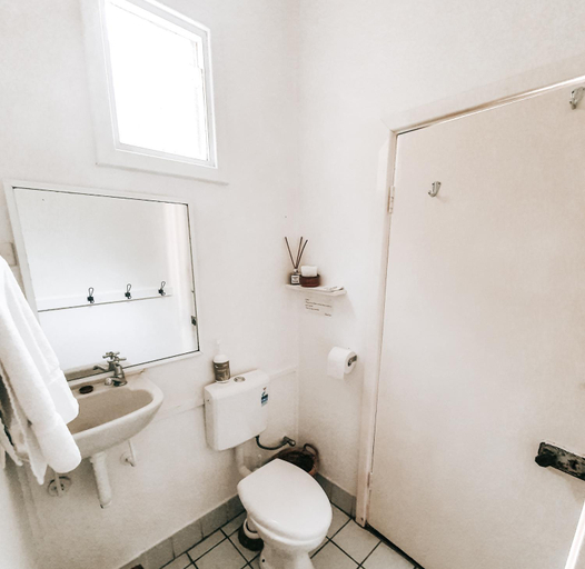 Bathroom 14