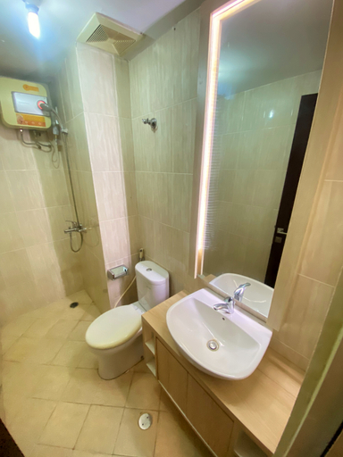 Bathroom, D'Apartment Yogyakarta, Sleman