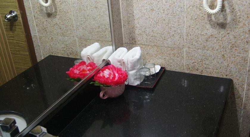 Bathroom 9