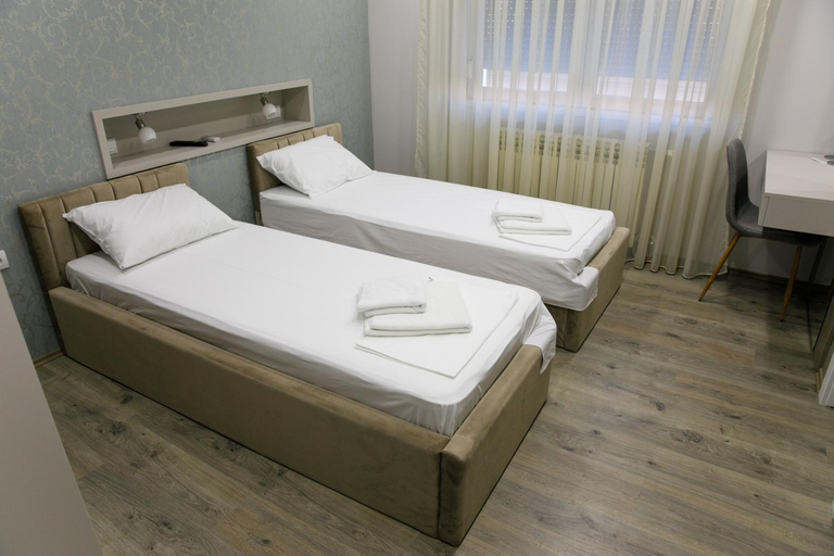 Others 4, Fine Suites, Niš