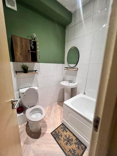 Bathroom, Southampton retreat-Hot Tub-Pool-Parking, Southampton