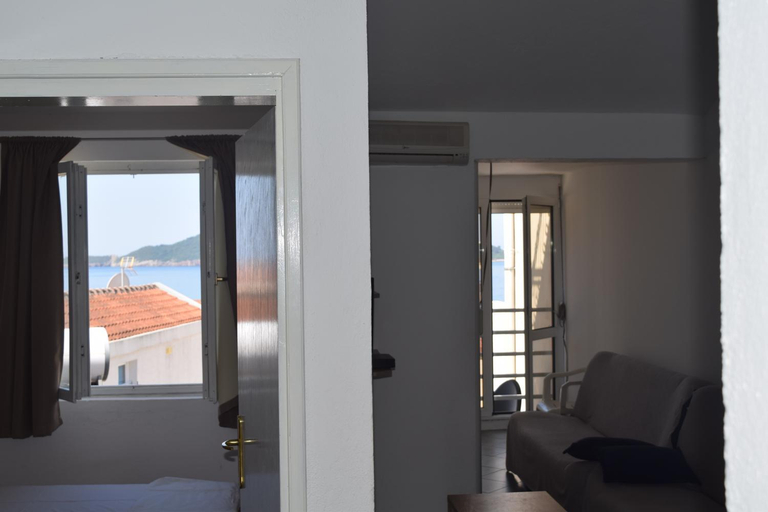 Others 2, Apartment Vidakovic