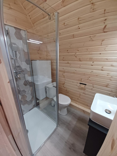 Bathroom, Domaine de Villemus, Bouches-du-Rhône