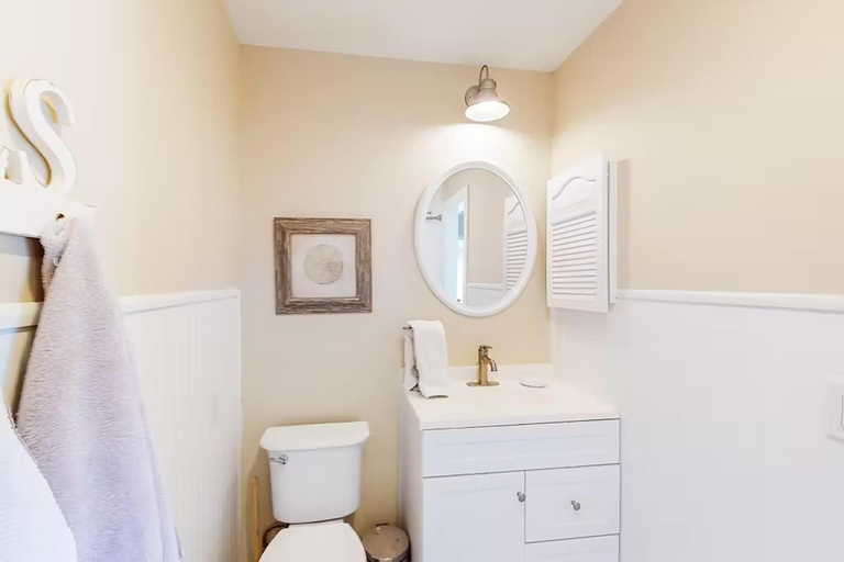 Bathroom 3, Sandy Shores, Bay