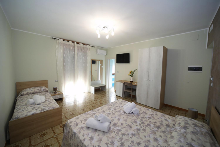 Others 4, B&B Le Gorgonie, Cosenza