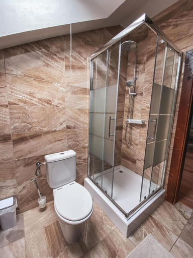 Bathroom 3, Blue Lotus Hotel & Hostel, Bratislava I