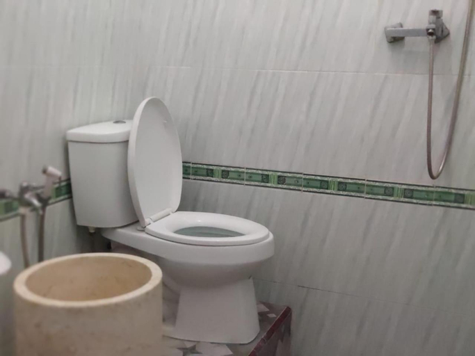 Bathroom 9
