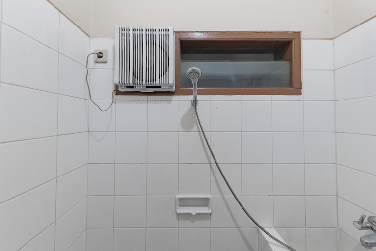 Bathroom 7