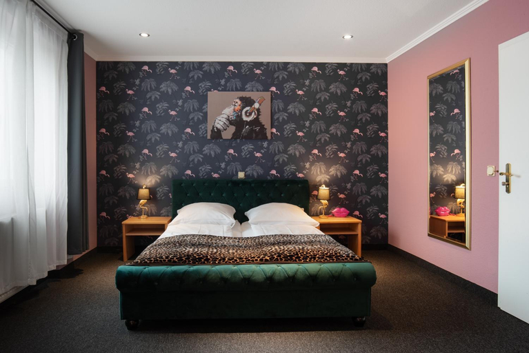 Bedroom 5, SmartHotel Flamingo self-check-in, Gießen