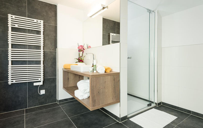 Bathroom 3, Ferienwohnung Hindenburg, Zell am See