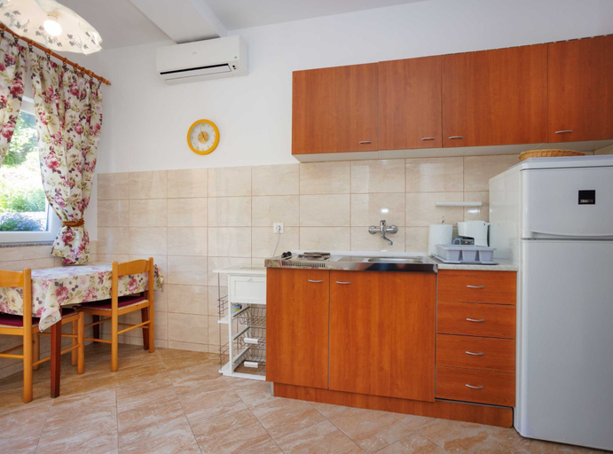 Others 5, Beachfront Cozy Krk Apartment With Balcony, Krk