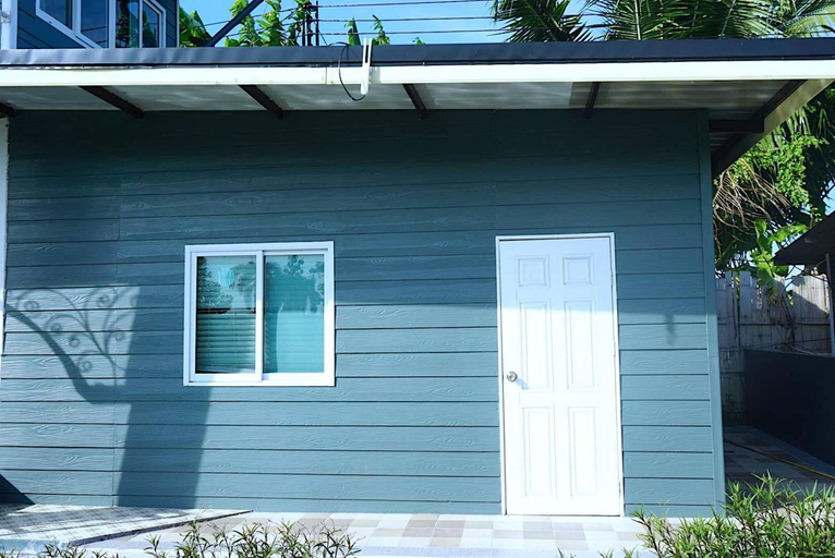 Exterior 2