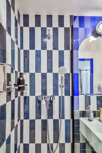 Bathroom 5, WS - Opéra - Malesherbes, Paris