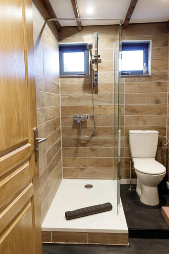 Bathroom 3, Echo des montagnes, Loire