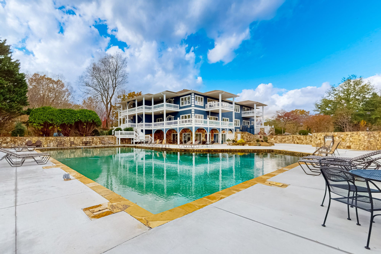 Whitepath Lodge & Resort, Gilmer