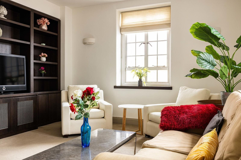 Others 5, Luxury 2 Bed Chelsea Knightsbridge Horizon, London