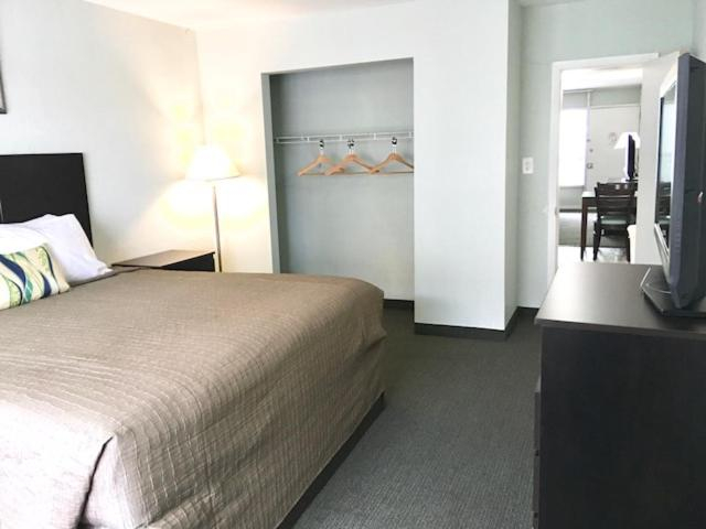 Bedroom 2, Ocean Plaza Motel, Horry