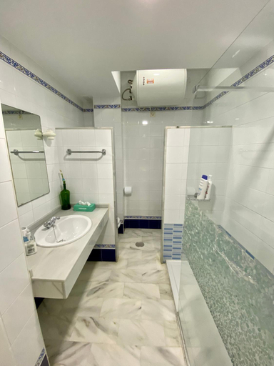Bathroom 4, Castillo del Espiritu Santo (La Jara), Cádiz