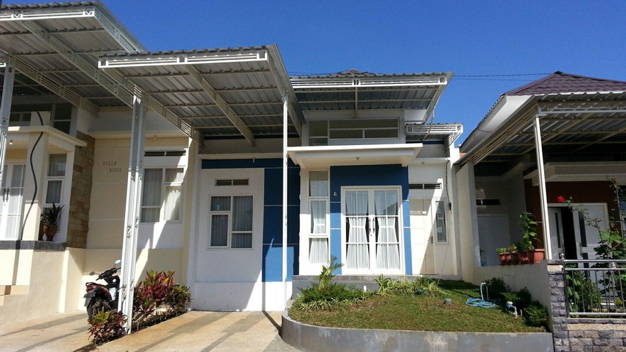 VILLA ALVA 2bedroom depan JATIM PARK 2 pas, Malang