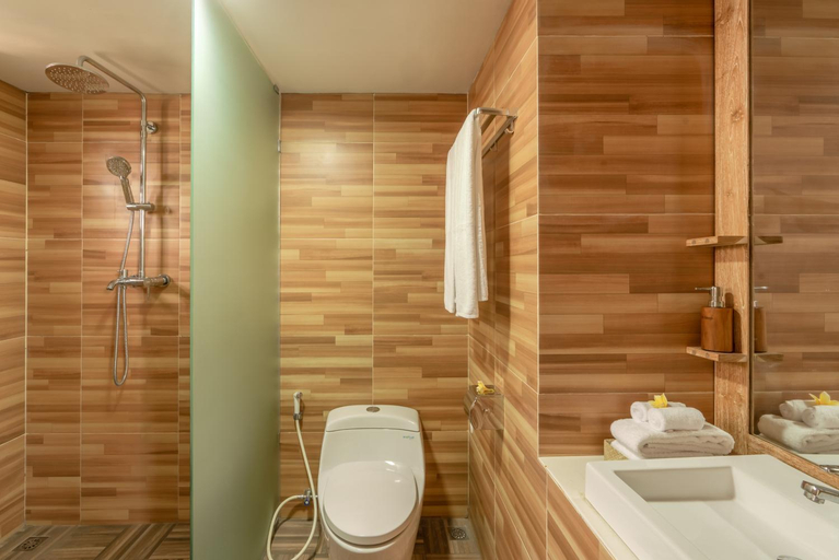 Bathroom 18