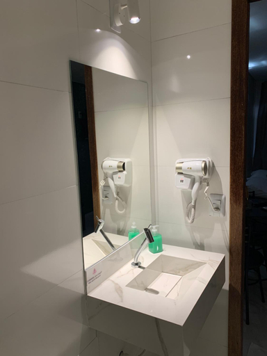 Bathroom 2, Hotel Oasis, Brasília