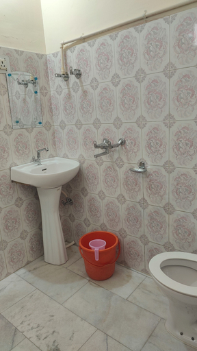 Bathroom 3, HGRD Guest House & Restaurant, Kullu