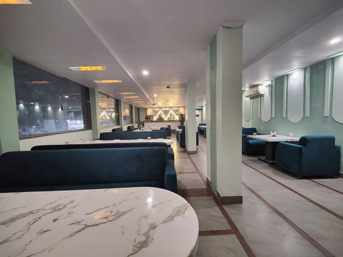 Others, Hotel mahamaya, Satna