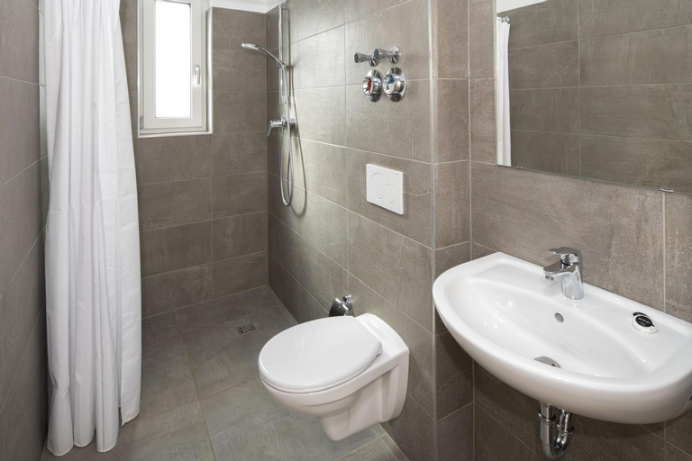 Bathroom 11