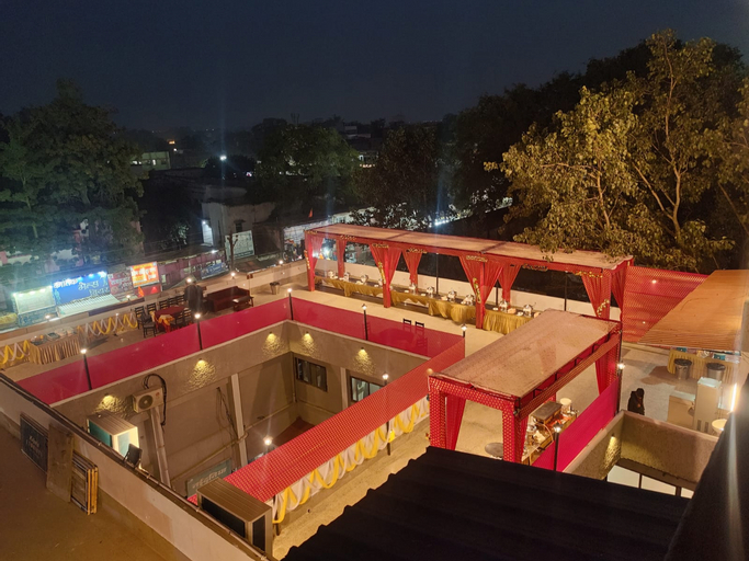 Food & Drinks, Hotel mahamaya, Satna
