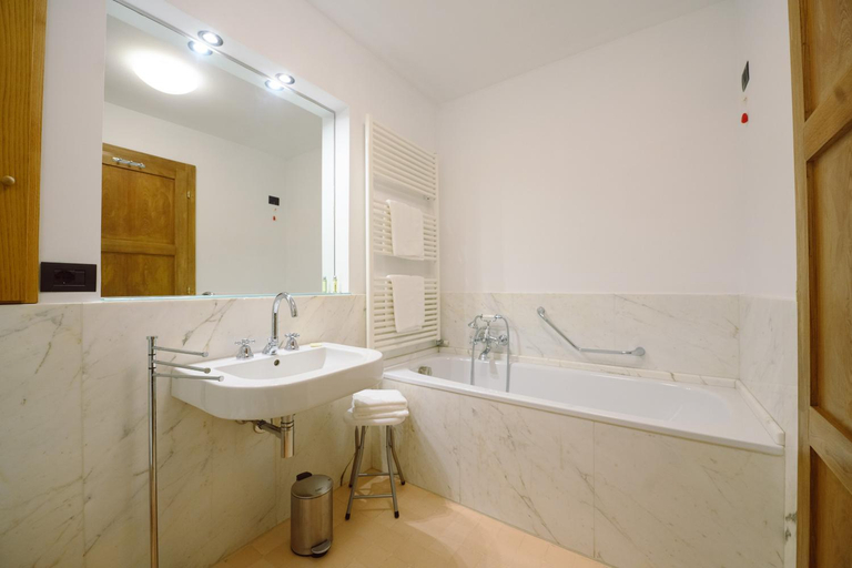 Bathroom 2, Palazzo Froussard B&B and Living, Lucca