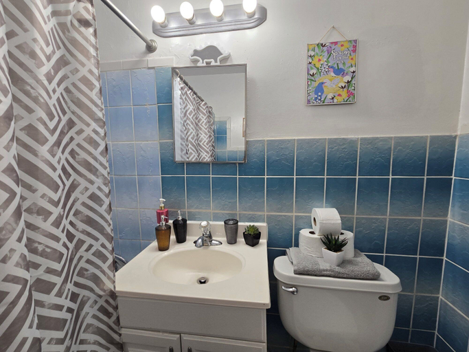 Bathroom 3, Voyager's Villa, Miami-Dade
