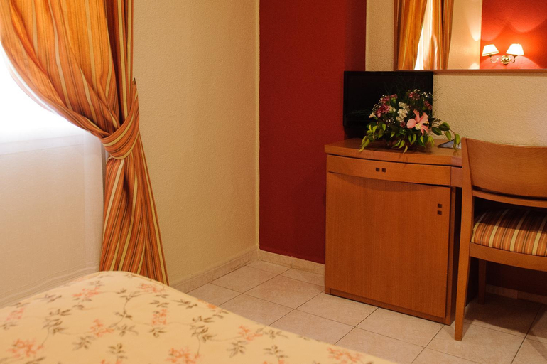 Bedroom 2, Hotel Dunas Puerto, Cádiz