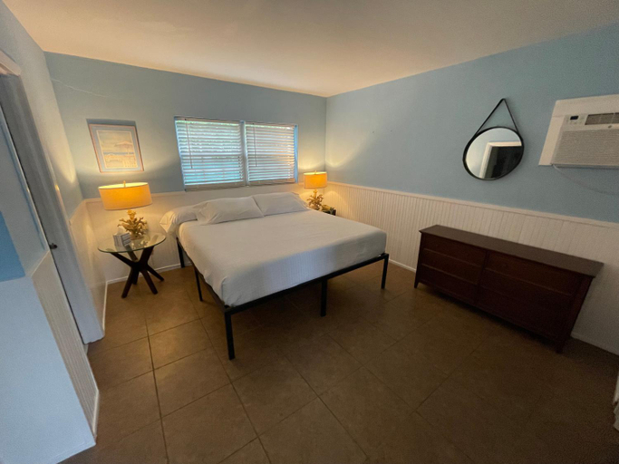 Bedroom 2, Breezy Palms Resort, Monroe