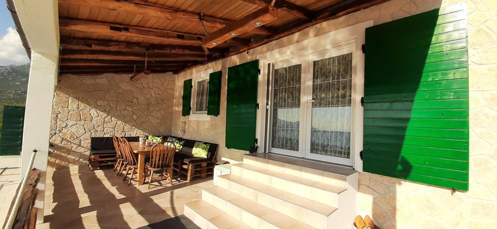 4, Villa Maxim with Private Pool, Jasenice