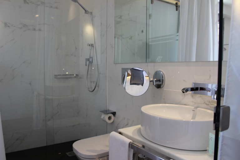 Bathroom 3, Hotel Caireles, Córdoba