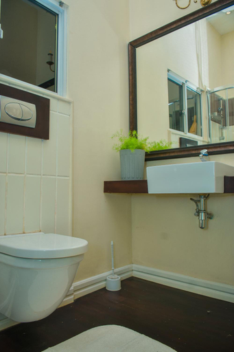 Bathroom 4, Donald Mansion, Negombo