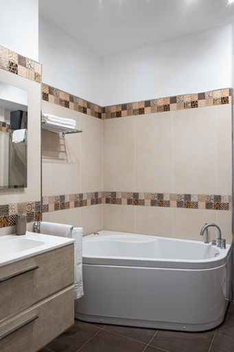 Others 5, A Due Passi - Guest House, Messina