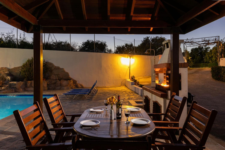 Food & Drinks, Villa Ira Finiki in Latchi